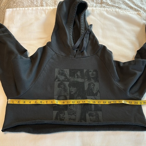 Taylor Swift Eras Tour Hoodie Official Merch Cropped Size Large - Picture 6 of 10